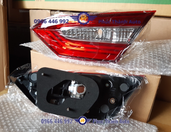 Đèn Hậu Trong Camry 2018-2020 (Trắng, Không LED) RH/LH